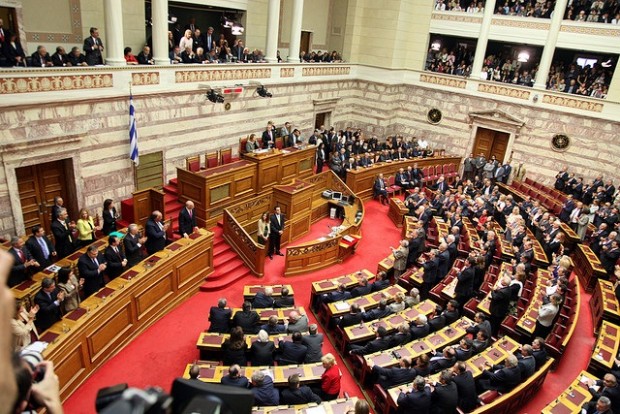 Ο Μεταμοντέρνος Ελληνικός Κοινοβουλευτισμός σαρκάζει και αυτοσαρκάζεται!