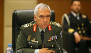 Στρατηγός Κωσταράκος:H κατάργηση διακριτικών από τις στολές των ΕΔ είναι μια βαθειά πολιτική πράξη
